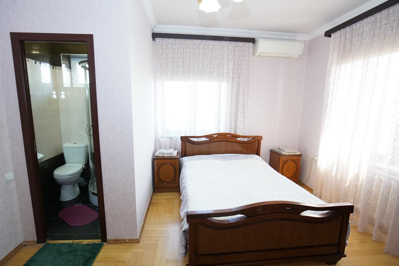 Nice House In The Heart Of The City Yerevan Exterior photo
